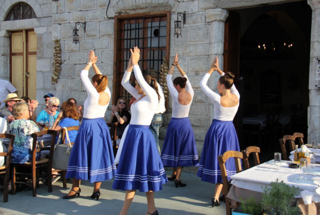 希腊神游,多情应笑我 — (四)塞迈(symi)的舞蹈