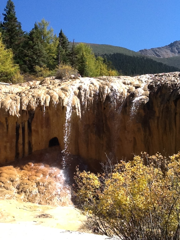 &nbsp;&nbsp;&nbsp;&nbsp;&nbsp;&nbsp; 这个洞叫洗身洞